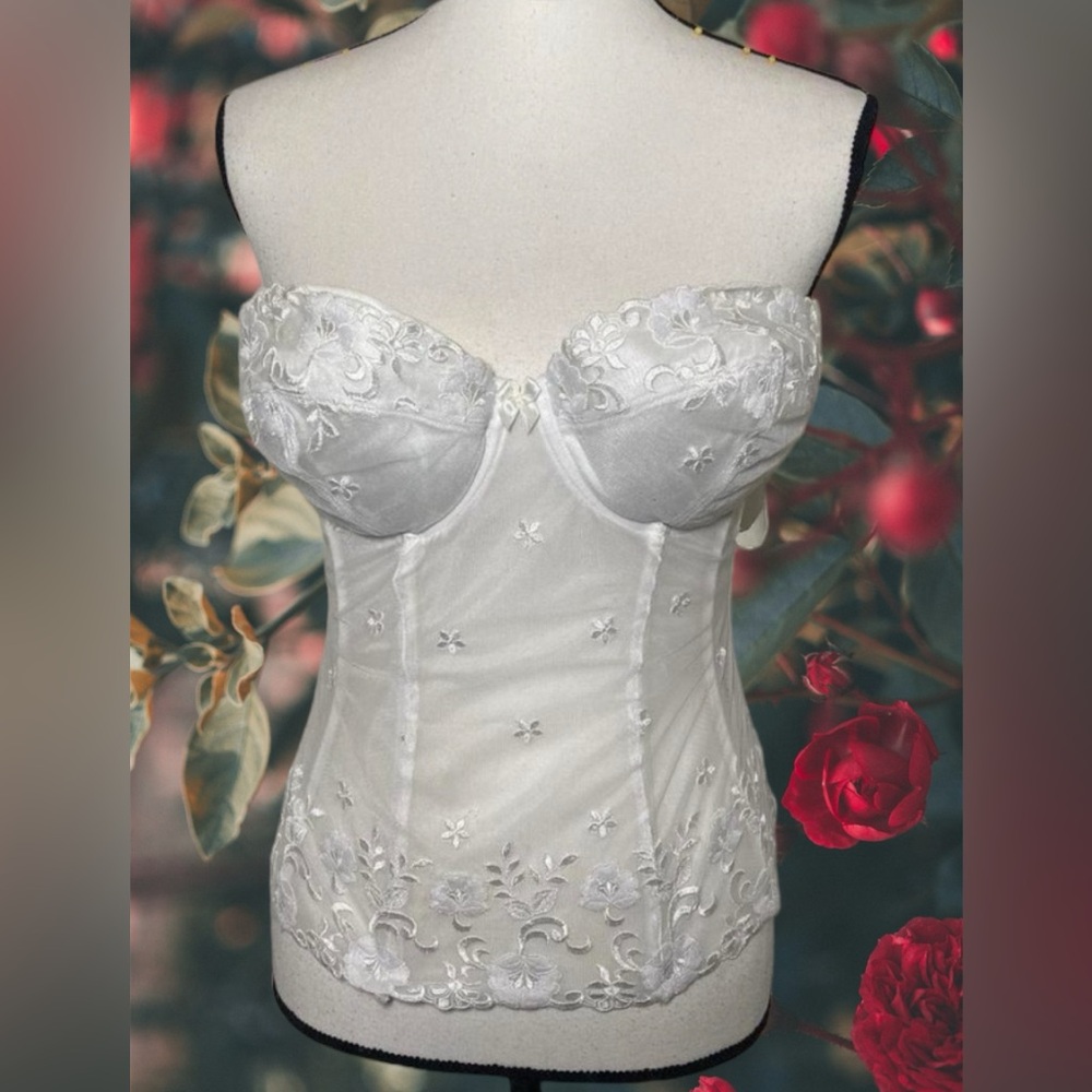Women’s size 36D with removable cup inserts Felina lingerie